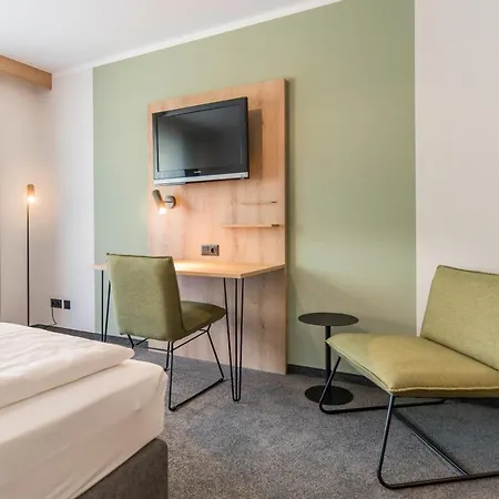 Schwan Hotel 3*