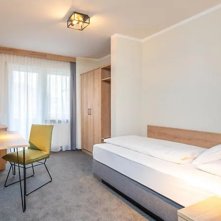 Hotel Schwan 3*