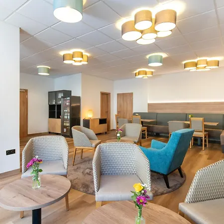 Schwan Hotel 3*